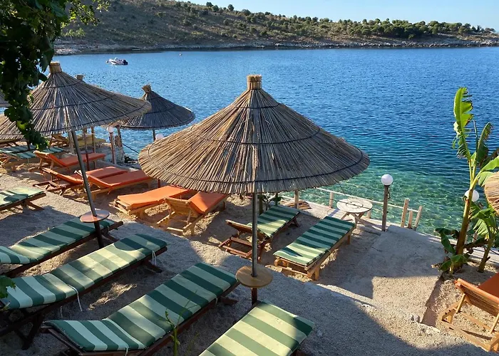 イン Xhefri Sarandë