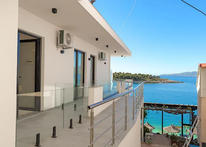 イン Xhefri Sarandë